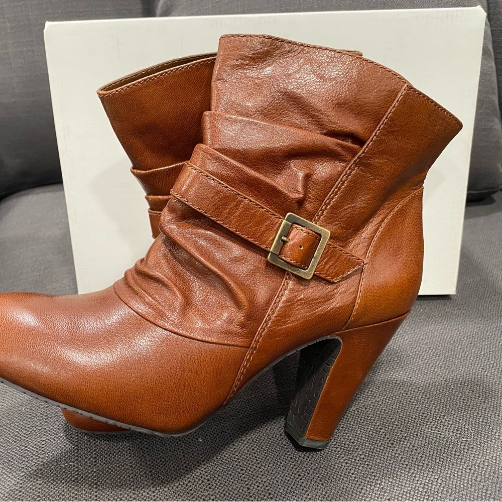 women’s brown boots